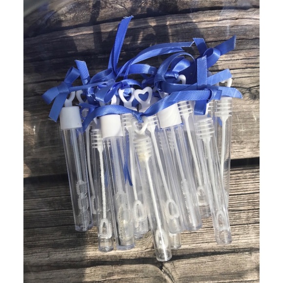 Heart Bubble Wands with Periwinkle Blue Ribbons - Picture 4 of 4